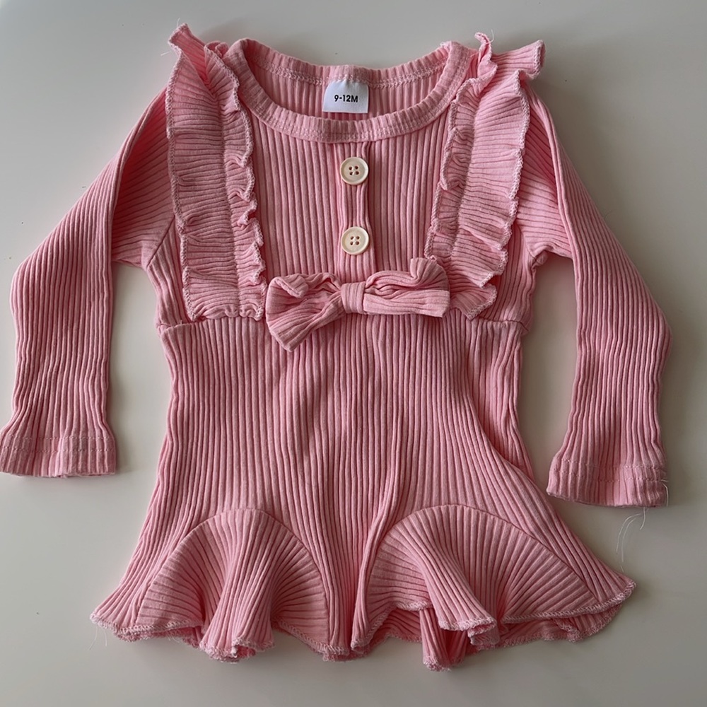NWOT baby pink heart onesie - Picture 2 of 6
